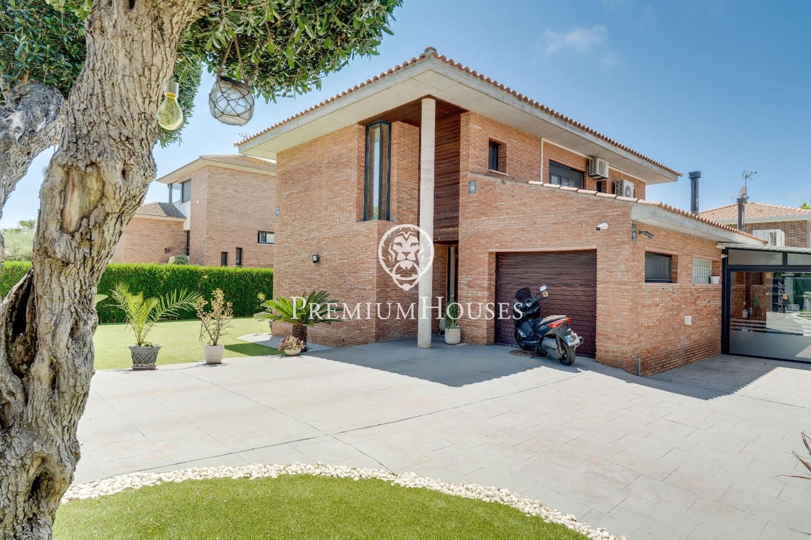 4 bedroom Villa for sale in Vilanova i la Geltru with pool garage - € 879,000 (Ref: 8354165)