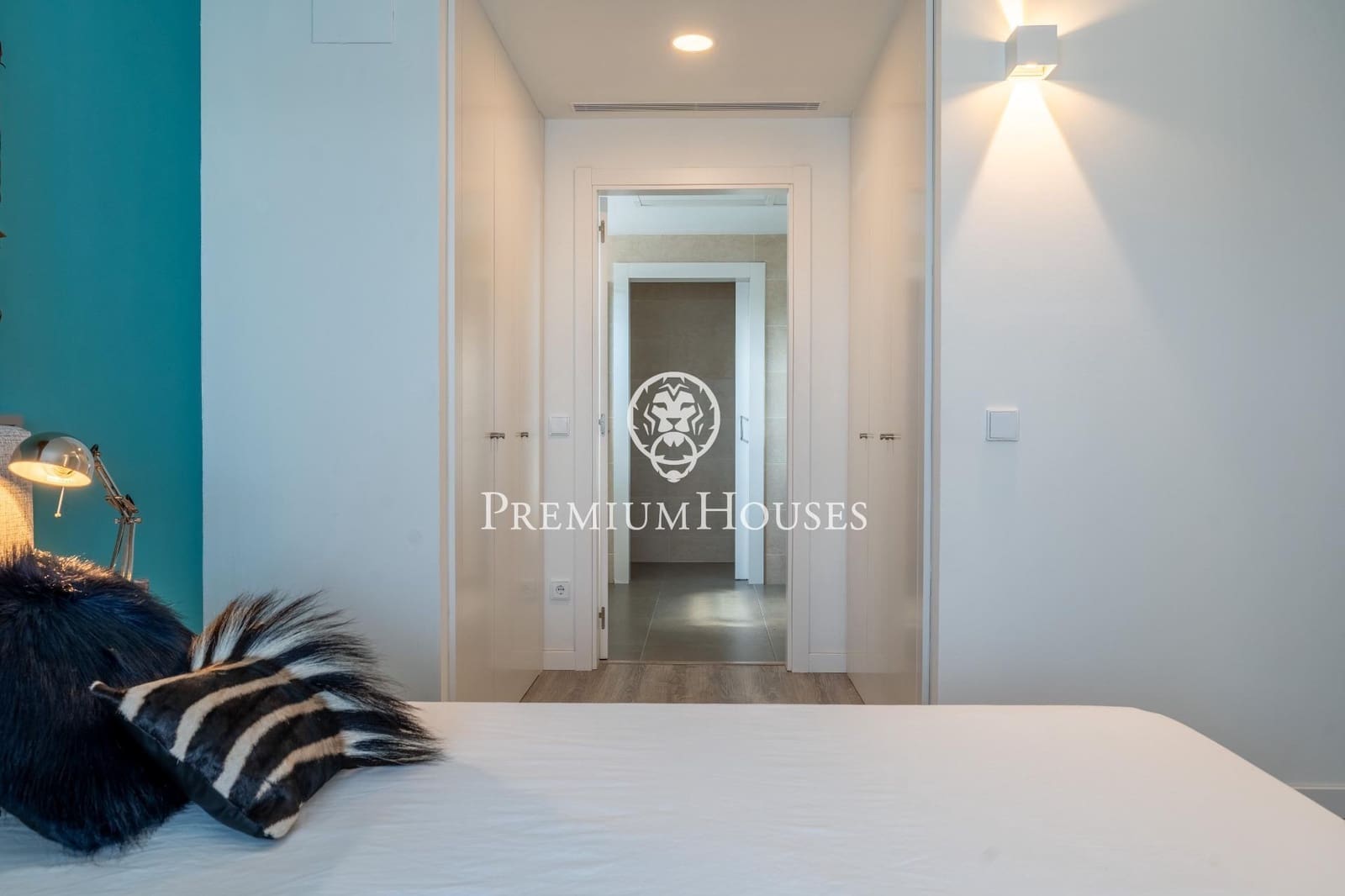 3 bedroom Penthouse for rent in Sitges with pool - € 5,500 (Ref: 8396786)