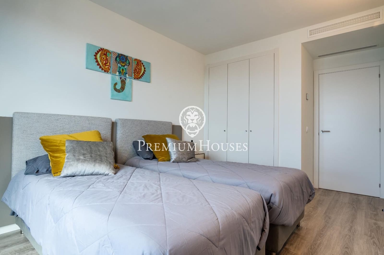 3 bedroom Penthouse for rent in Sitges with pool - € 5,500 (Ref: 8396786)