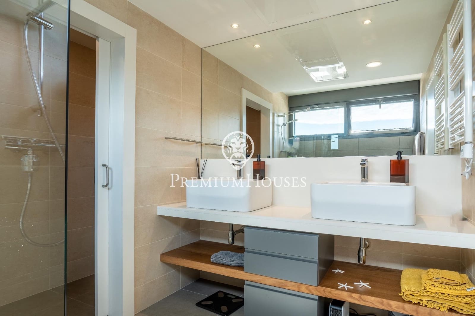 3 bedroom Penthouse for rent in Sitges with pool - € 5,500 (Ref: 8396786)