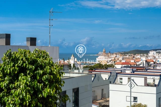 3 bedroom Penthouse for rent in Sitges with pool - € 5,500 (Ref: 8396786)