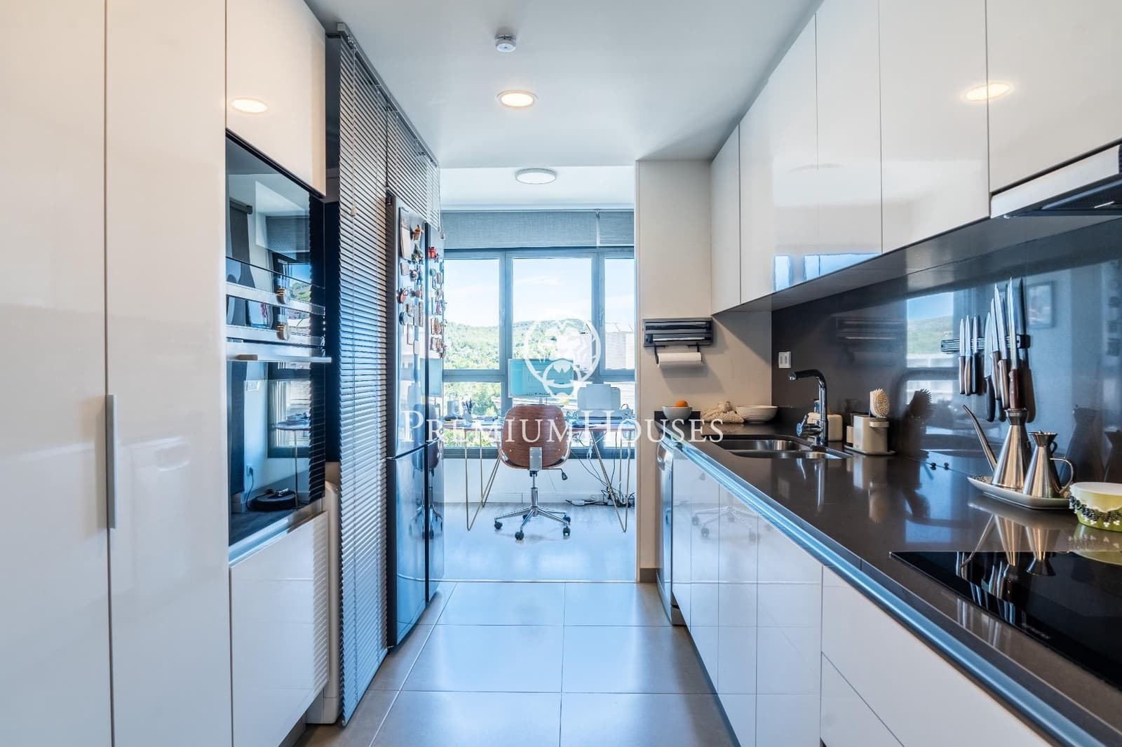 3 bedroom Penthouse for rent in Sitges with pool - € 5,500 (Ref: 8396786)