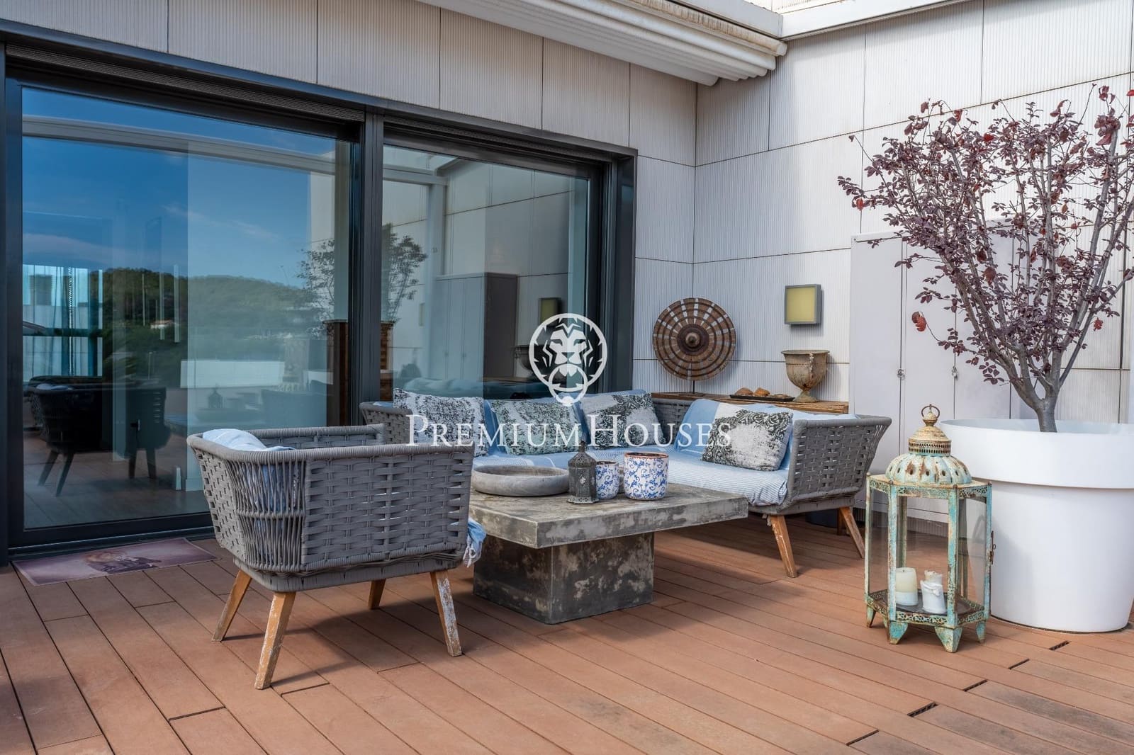 3 bedroom Penthouse for rent in Sitges with pool - € 5,500 (Ref: 8396786)