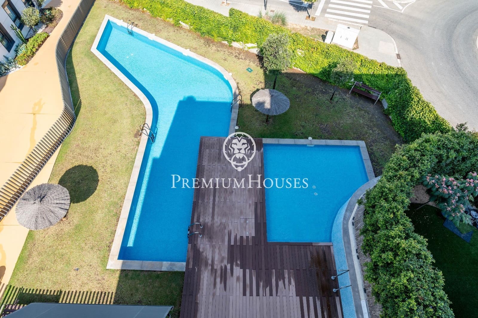 3 bedroom Penthouse for rent in Sitges with pool - € 5,500 (Ref: 8396786)