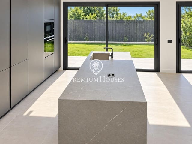 5 soverom Villa til salgs i Sant Pere de Ribes med svømmebasseng garasje - € 1 185 000 (Ref: 8452119)