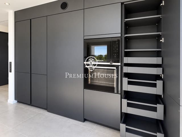 5 soverom Villa til salgs i Sant Pere de Ribes med svømmebasseng garasje - € 1 185 000 (Ref: 8452119)