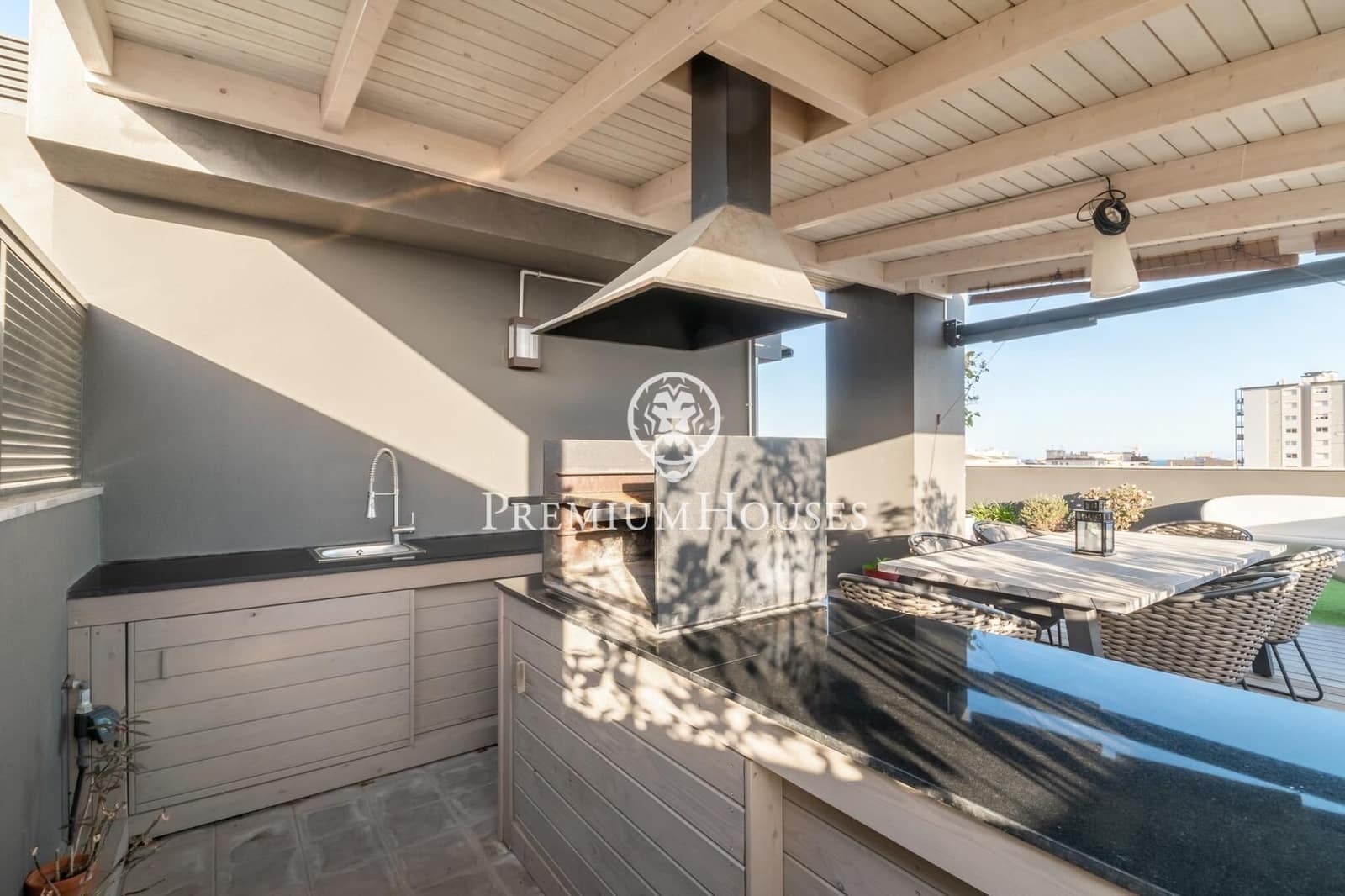 5 chambre Penthouse à vendre à Sitges avec piscine - 1 450 000 € (Ref: 8455778)