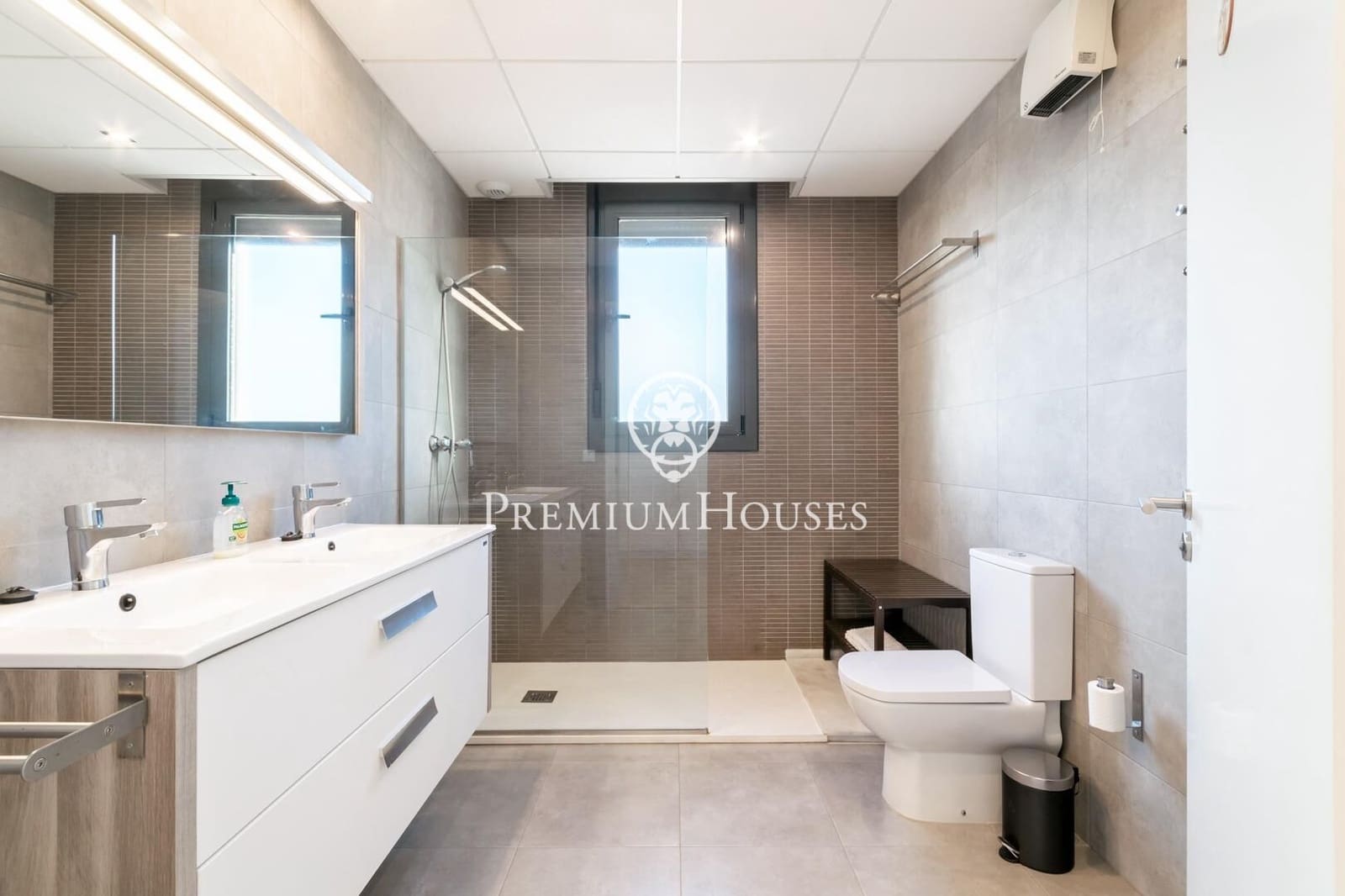 5 chambre Penthouse à vendre à Sitges avec piscine - 1 450 000 € (Ref: 8455778)
