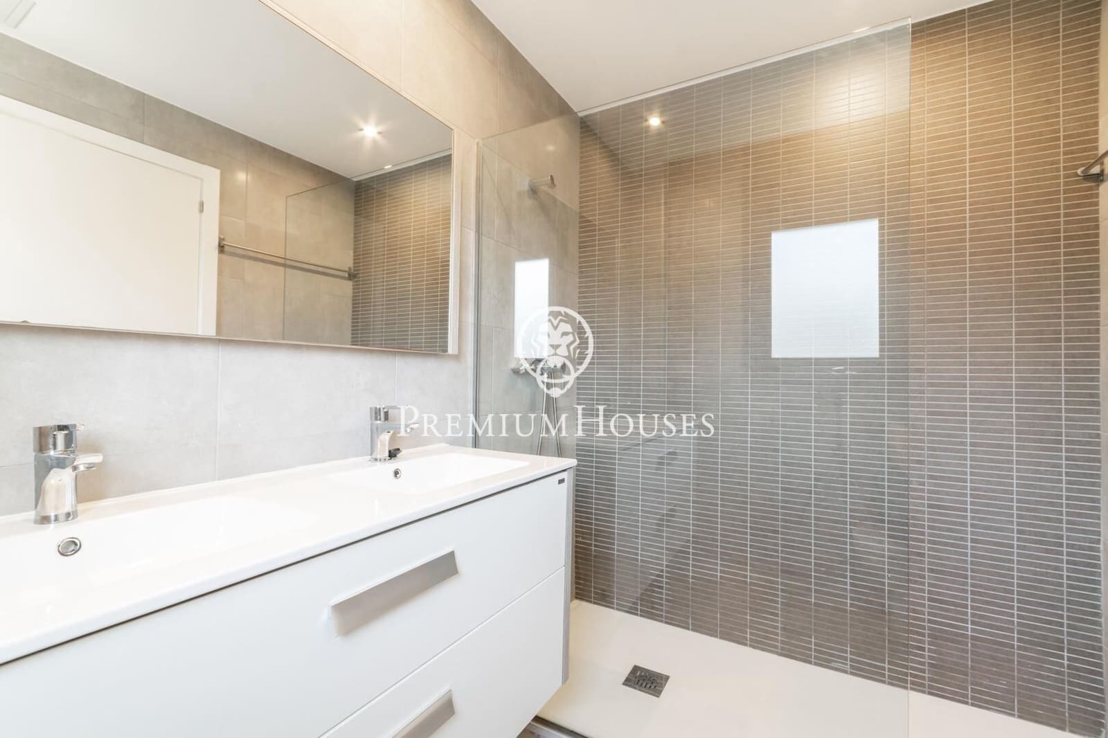 5 chambre Penthouse à vendre à Sitges avec piscine - 1 450 000 € (Ref: 8455778)
