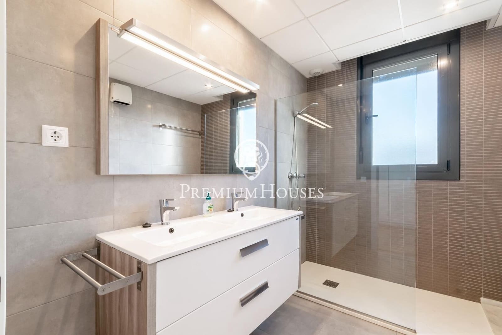 5 chambre Penthouse à vendre à Sitges avec piscine - 1 450 000 € (Ref: 8455778)