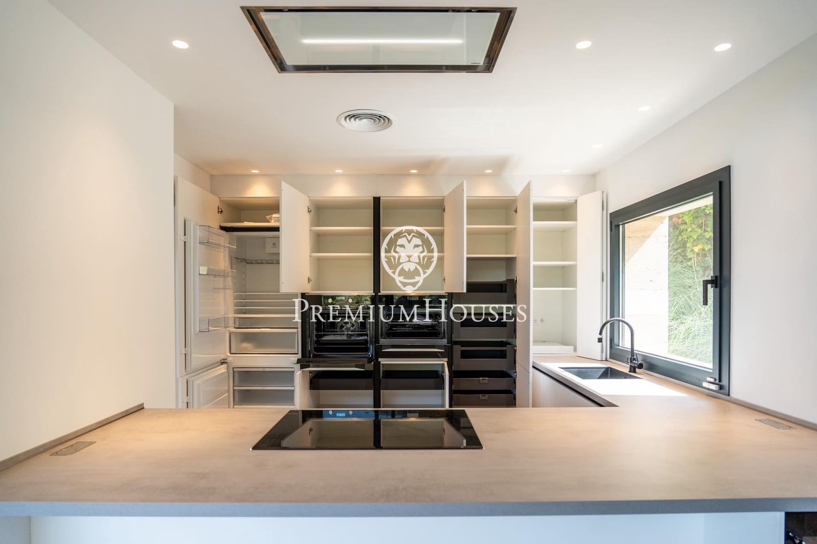 3 soveværelse Villa til salg i Sitges med swimmingpool - € 895.000 (Ref: 8455779)