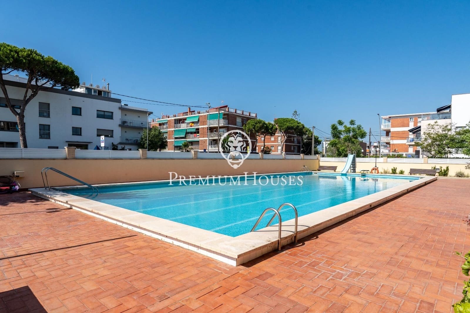 3 sypialnia Penthouse do wynajęcia w Castelldefels z basenem garażem - 1 800 € (Ref: 8460271)