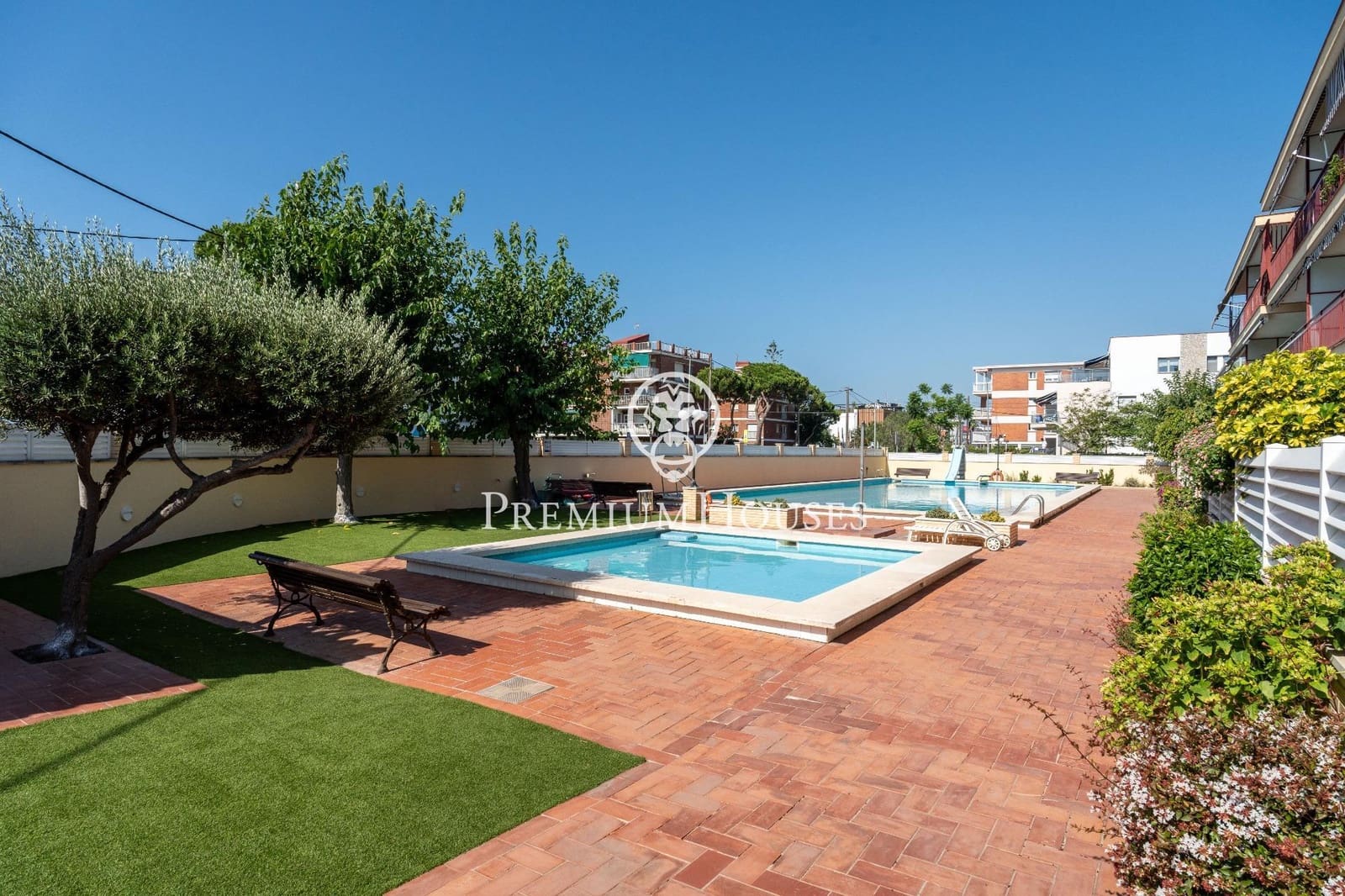 3 sypialnia Penthouse do wynajęcia w Castelldefels z basenem garażem - 1 800 € (Ref: 8460271)