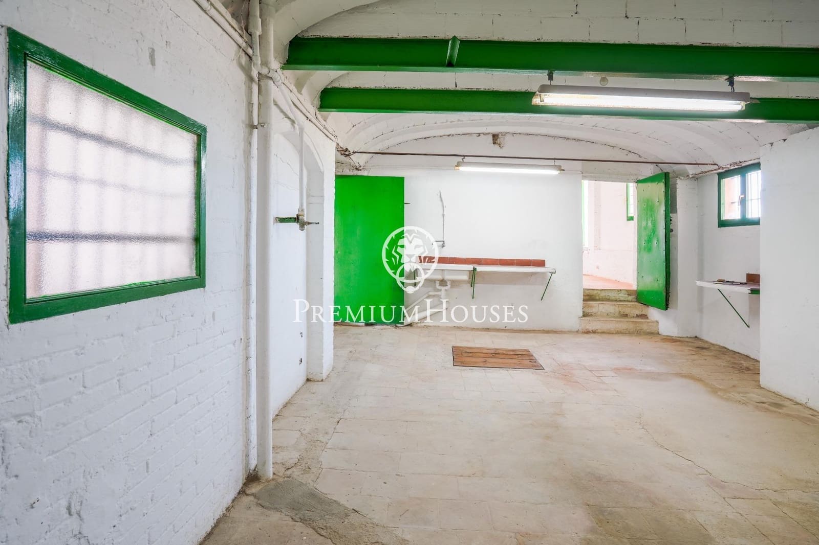 10 slaapkamer Finca/Landhuis te koop in Castellet i la Gornal met garage - € 2.200.000 (Ref: 8472577)