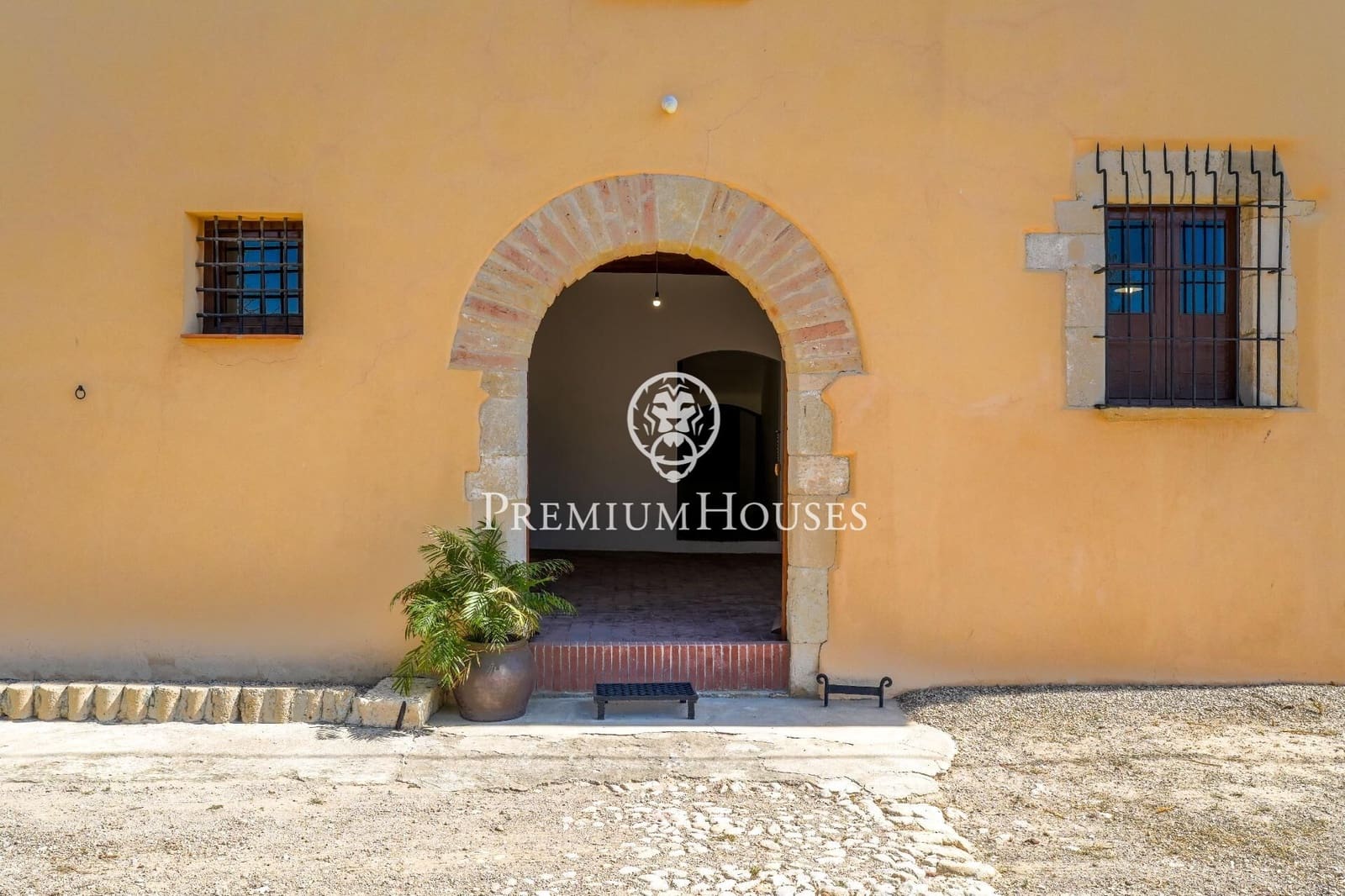 10 slaapkamer Finca/Landhuis te koop in Castellet i la Gornal met garage - € 2.200.000 (Ref: 8472577)