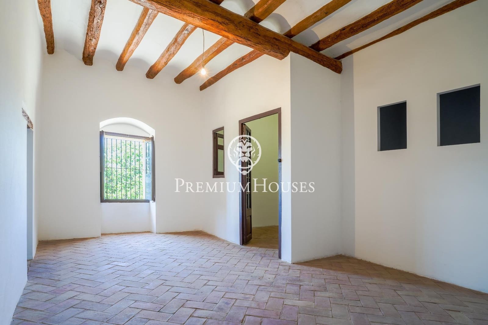 10 slaapkamer Finca/Landhuis te koop in Castellet i la Gornal met garage - € 2.200.000 (Ref: 8472577)