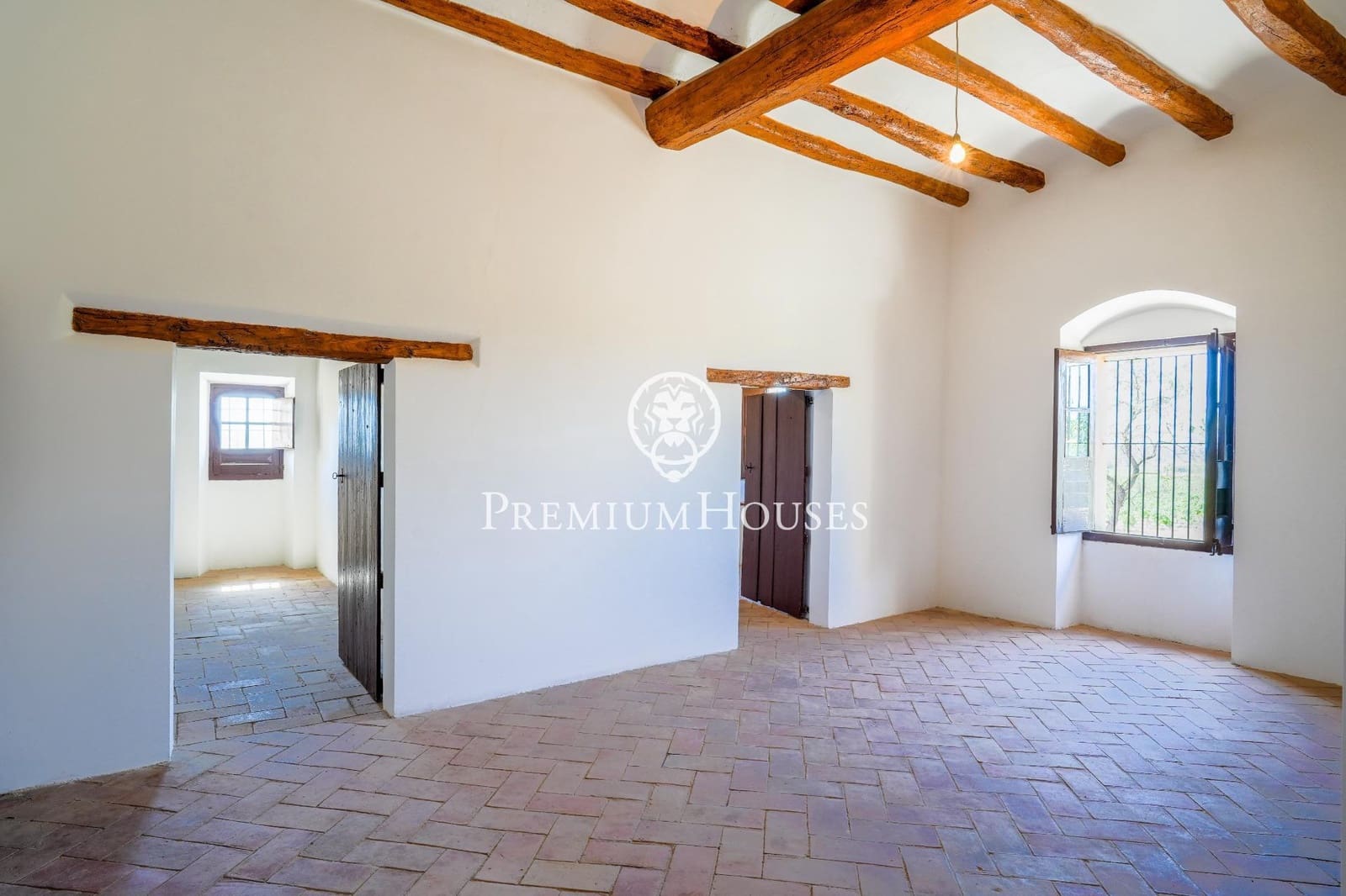10 slaapkamer Finca/Landhuis te koop in Castellet i la Gornal met garage - € 2.200.000 (Ref: 8472577)