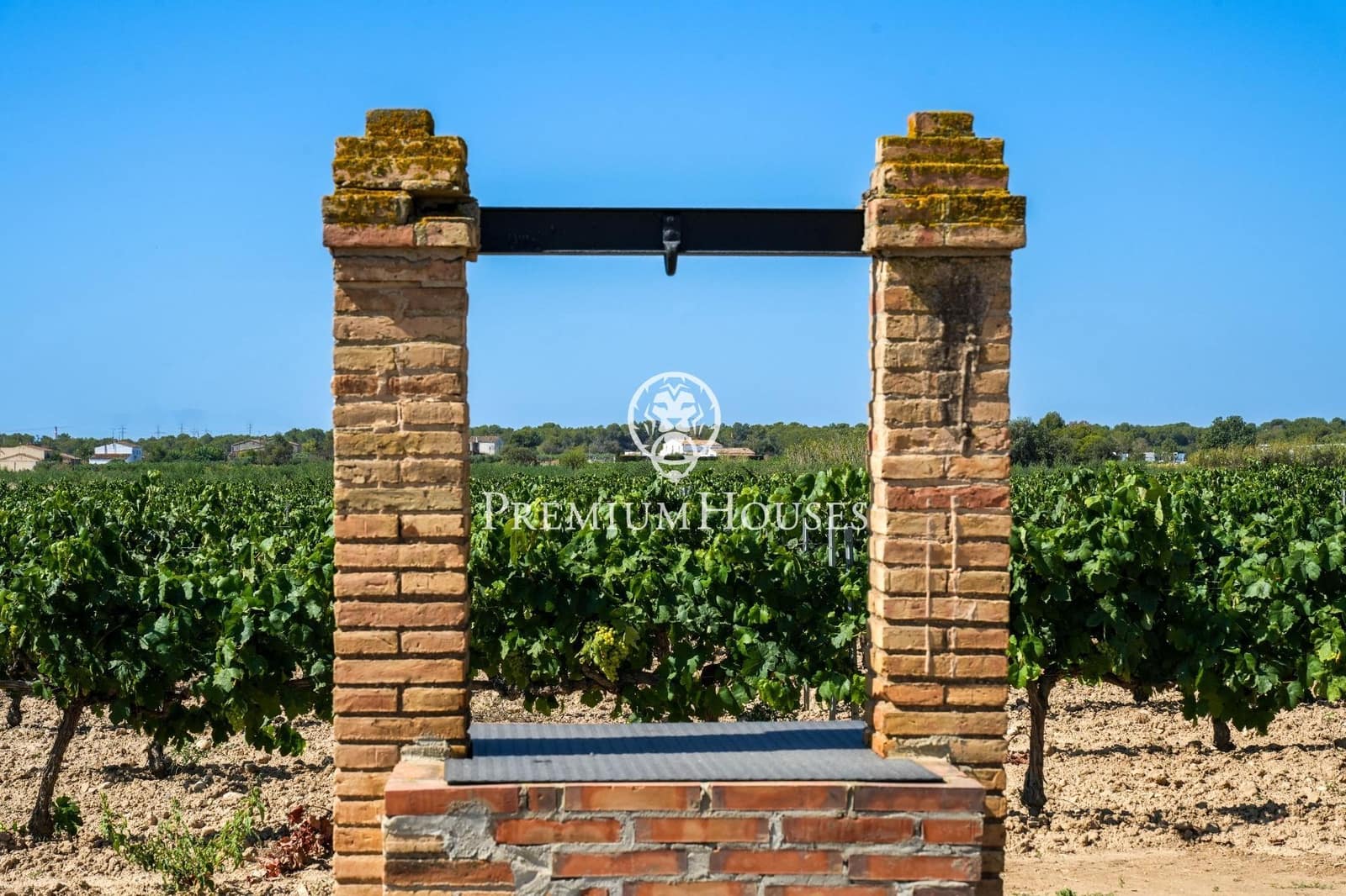 10 slaapkamer Finca/Landhuis te koop in Castellet i la Gornal met garage - € 2.200.000 (Ref: 8472577)