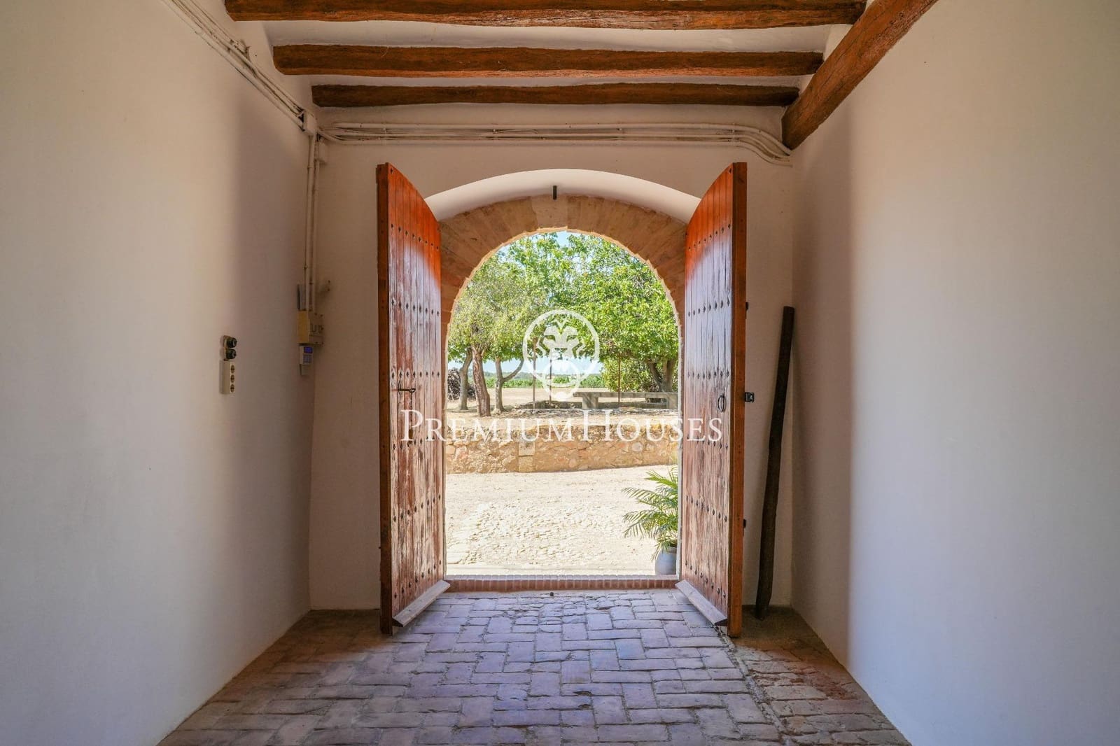 10 slaapkamer Finca/Landhuis te koop in Castellet i la Gornal met garage - € 2.200.000 (Ref: 8472577)