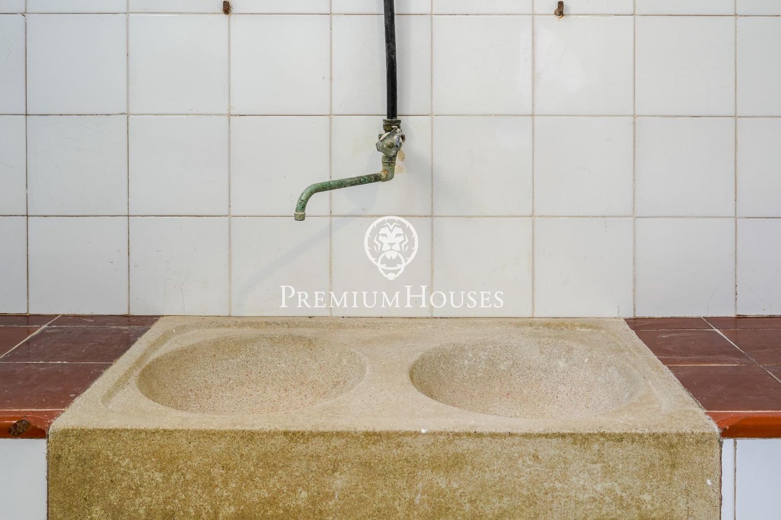 10 slaapkamer Finca/Landhuis te koop in Castellet i la Gornal met garage - € 2.200.000 (Ref: 8472577)