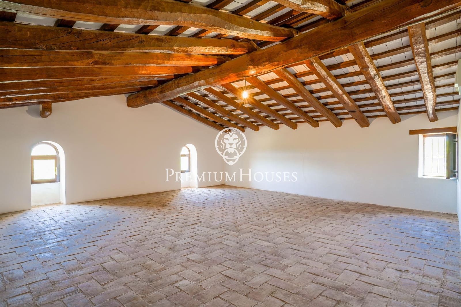 10 slaapkamer Finca/Landhuis te koop in Castellet i la Gornal met garage - € 2.200.000 (Ref: 8472577)