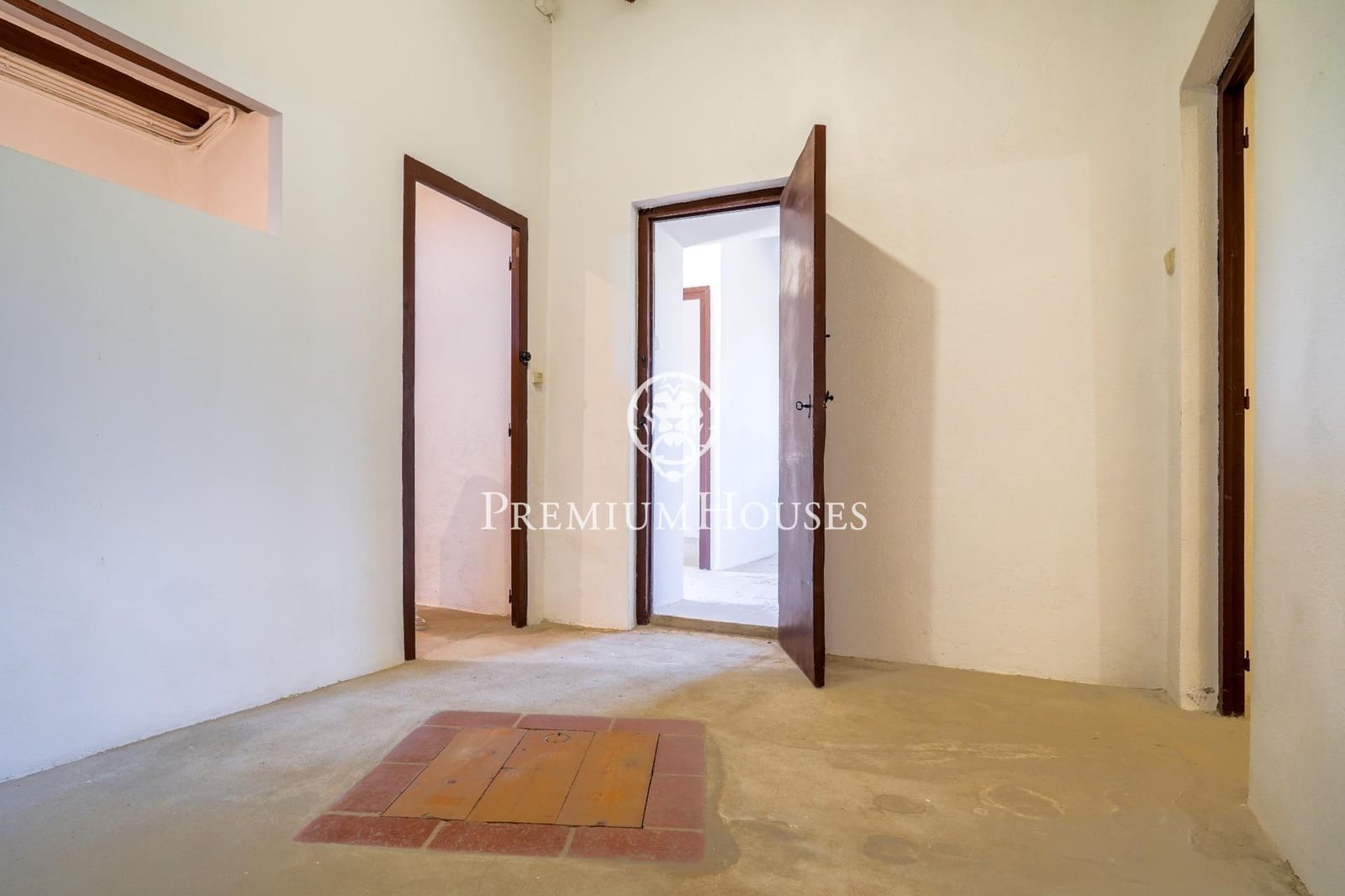 10 slaapkamer Finca/Landhuis te koop in Castellet i la Gornal met garage - € 2.200.000 (Ref: 8472577)