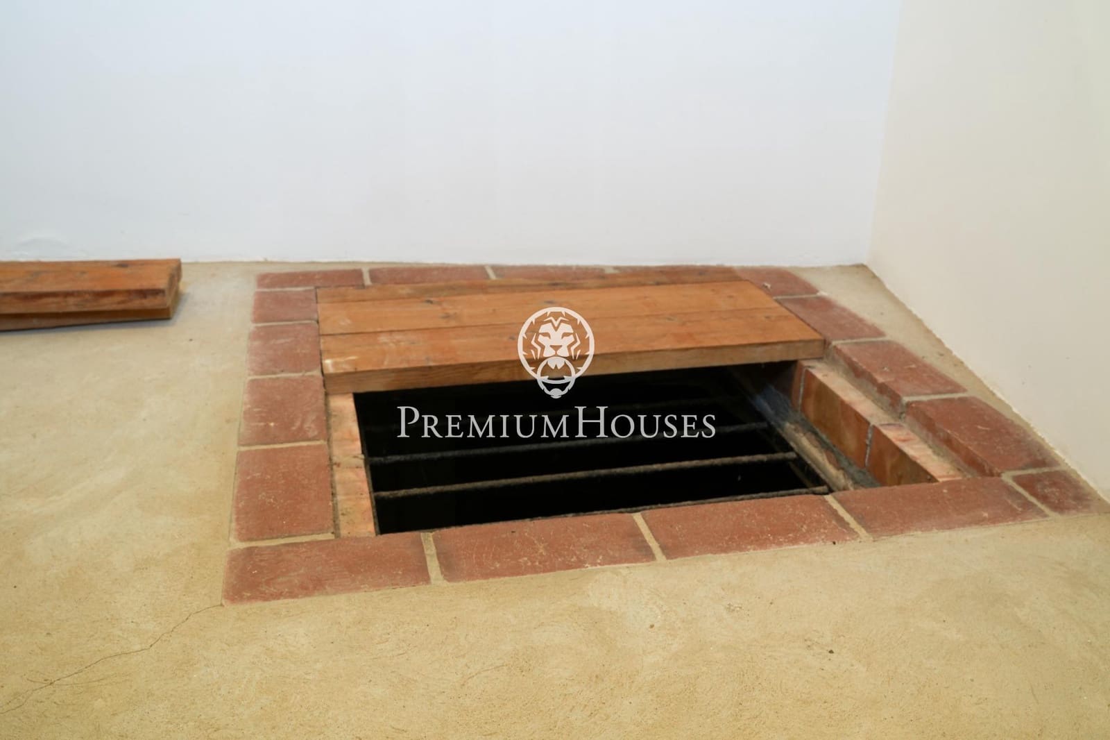 10 slaapkamer Finca/Landhuis te koop in Castellet i la Gornal met garage - € 2.200.000 (Ref: 8472577)