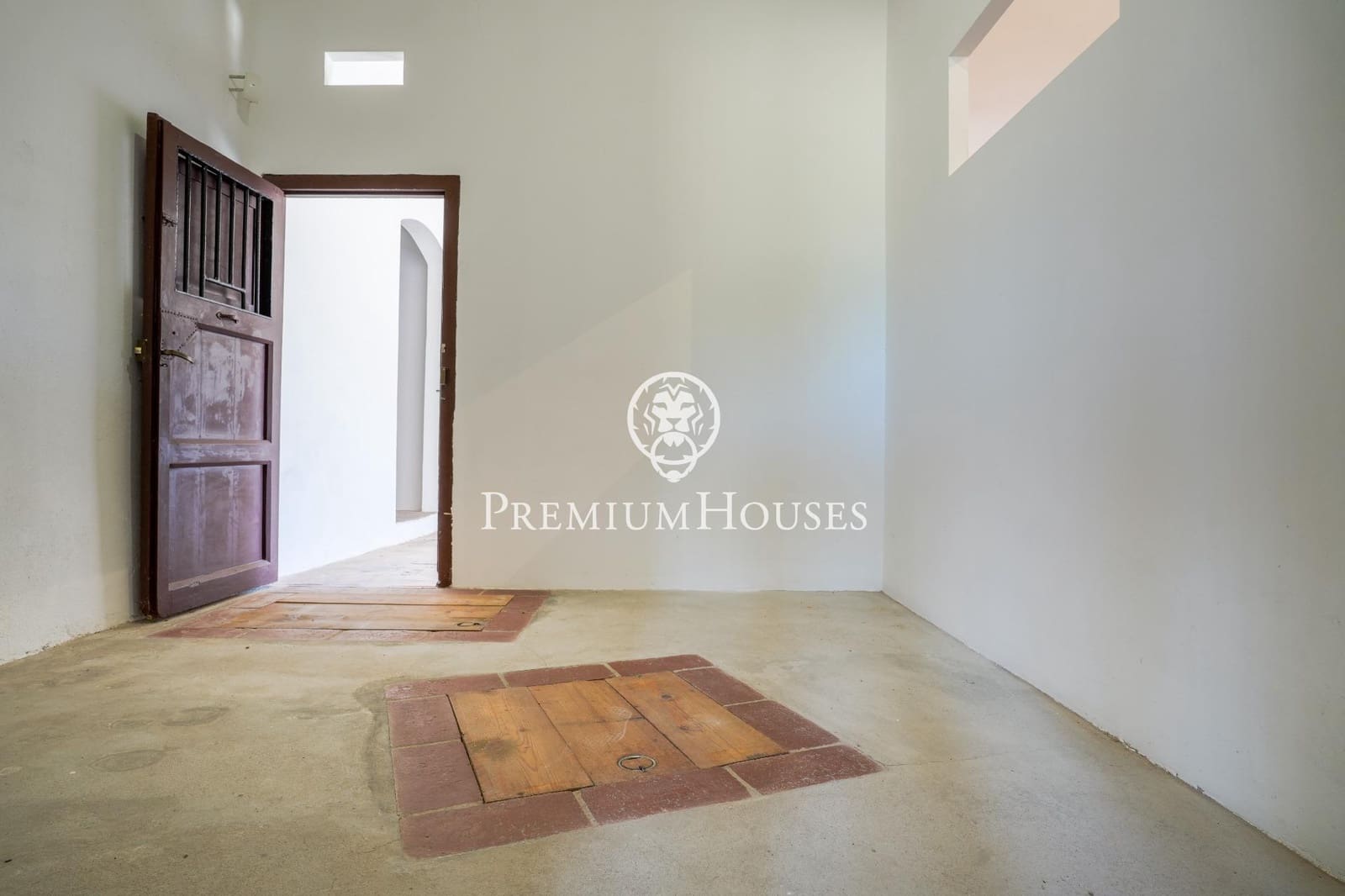 10 slaapkamer Finca/Landhuis te koop in Castellet i la Gornal met garage - € 2.200.000 (Ref: 8472577)