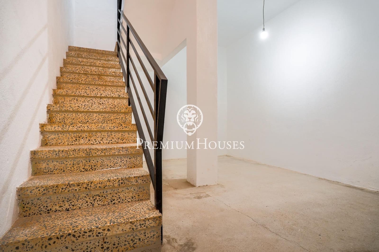 10 slaapkamer Finca/Landhuis te koop in Castellet i la Gornal met garage - € 2.200.000 (Ref: 8472577)