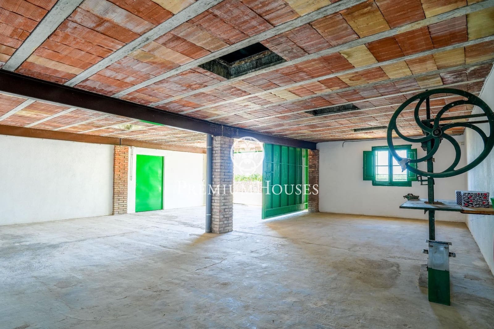 10 slaapkamer Finca/Landhuis te koop in Castellet i la Gornal met garage - € 2.200.000 (Ref: 8472577)