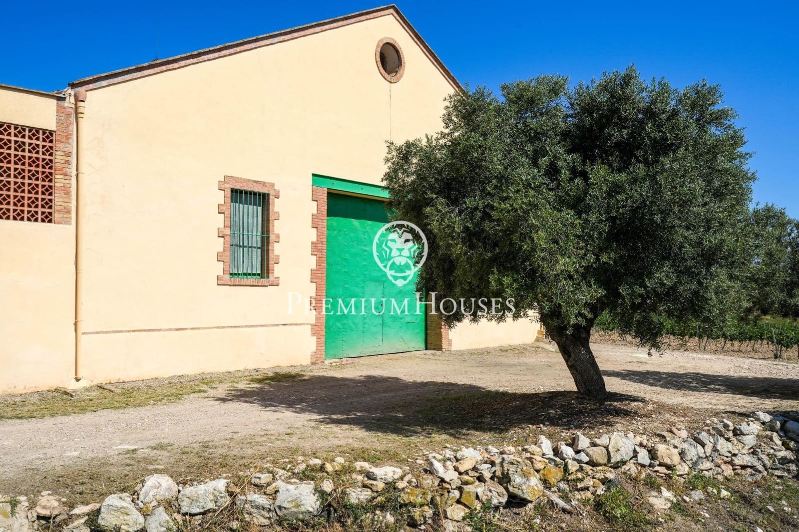 10 slaapkamer Finca/Landhuis te koop in Castellet i la Gornal met garage - € 2.200.000 (Ref: 8472577)