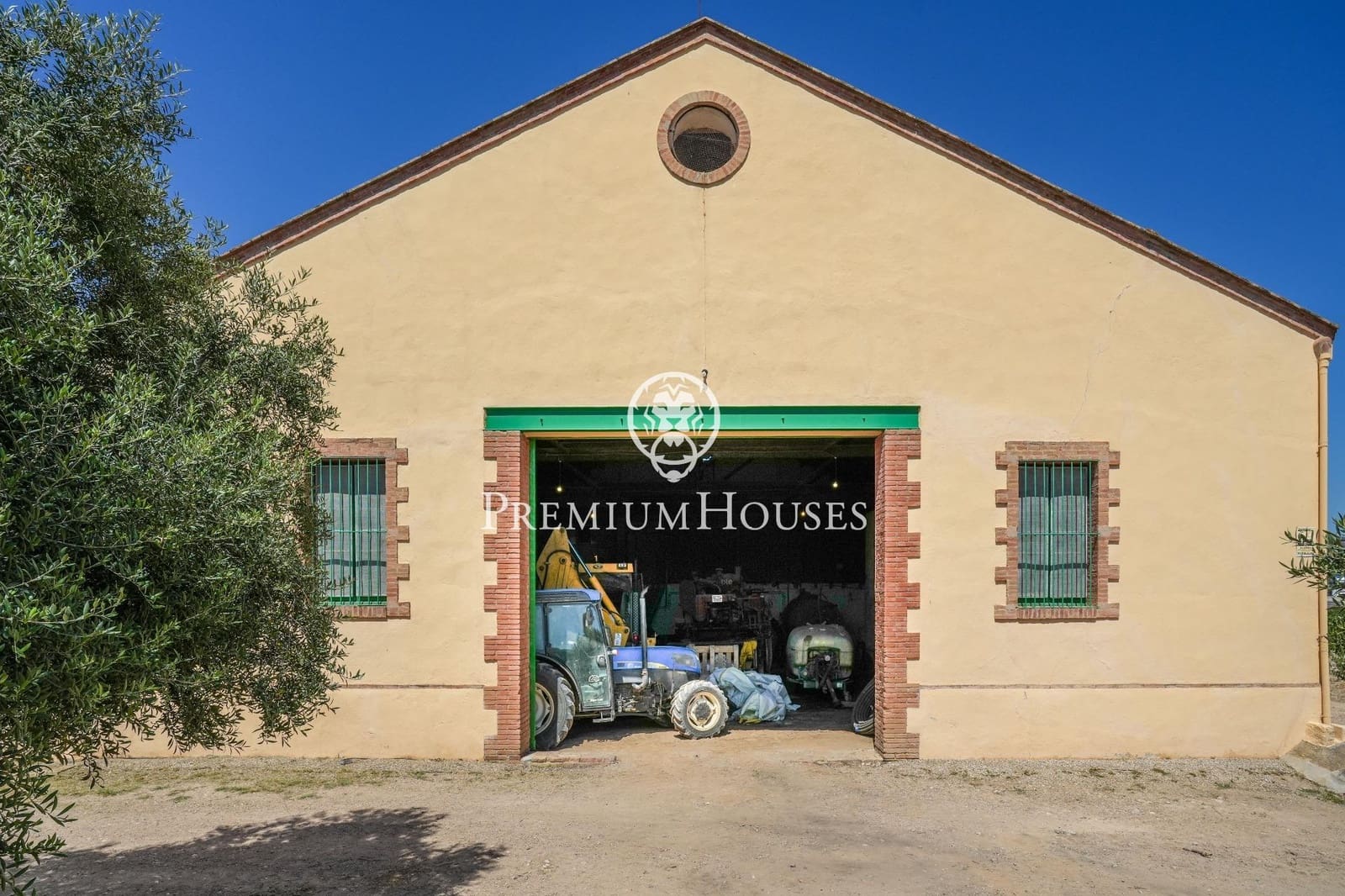 10 slaapkamer Finca/Landhuis te koop in Castellet i la Gornal met garage - € 2.200.000 (Ref: 8472577)