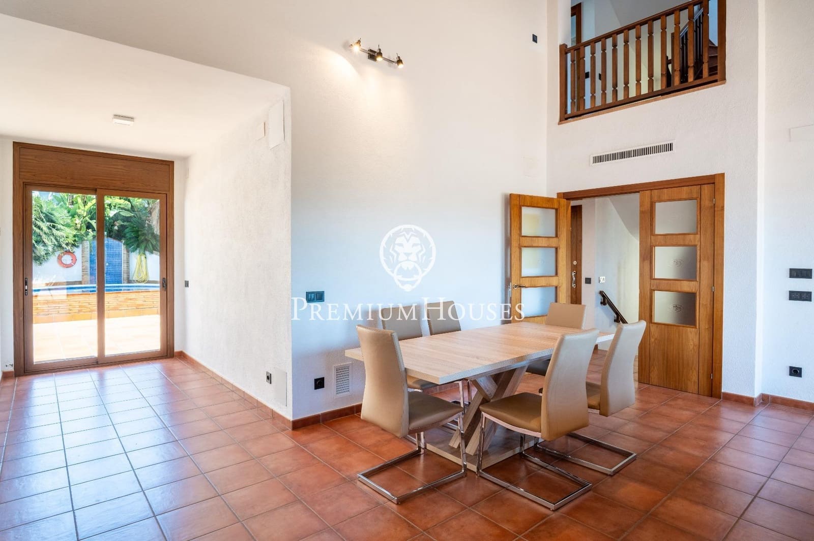 4 soveværelse Rækkehus til salg i Vilanova i la Geltru med swimmingpool garage - € 449.000 (Ref: 8529712)