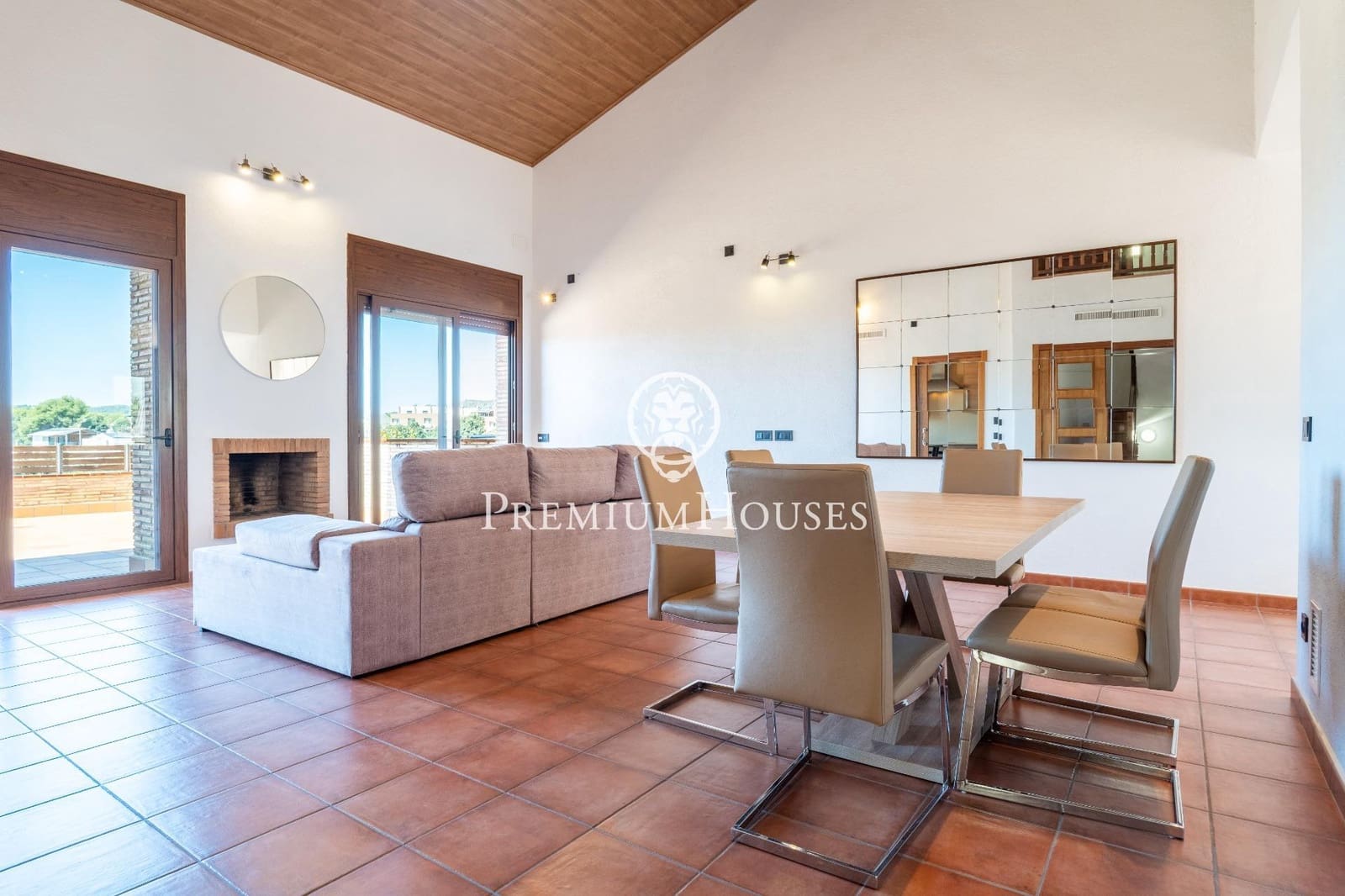 4 soveværelse Rækkehus til salg i Vilanova i la Geltru med swimmingpool garage - € 449.000 (Ref: 8529712)