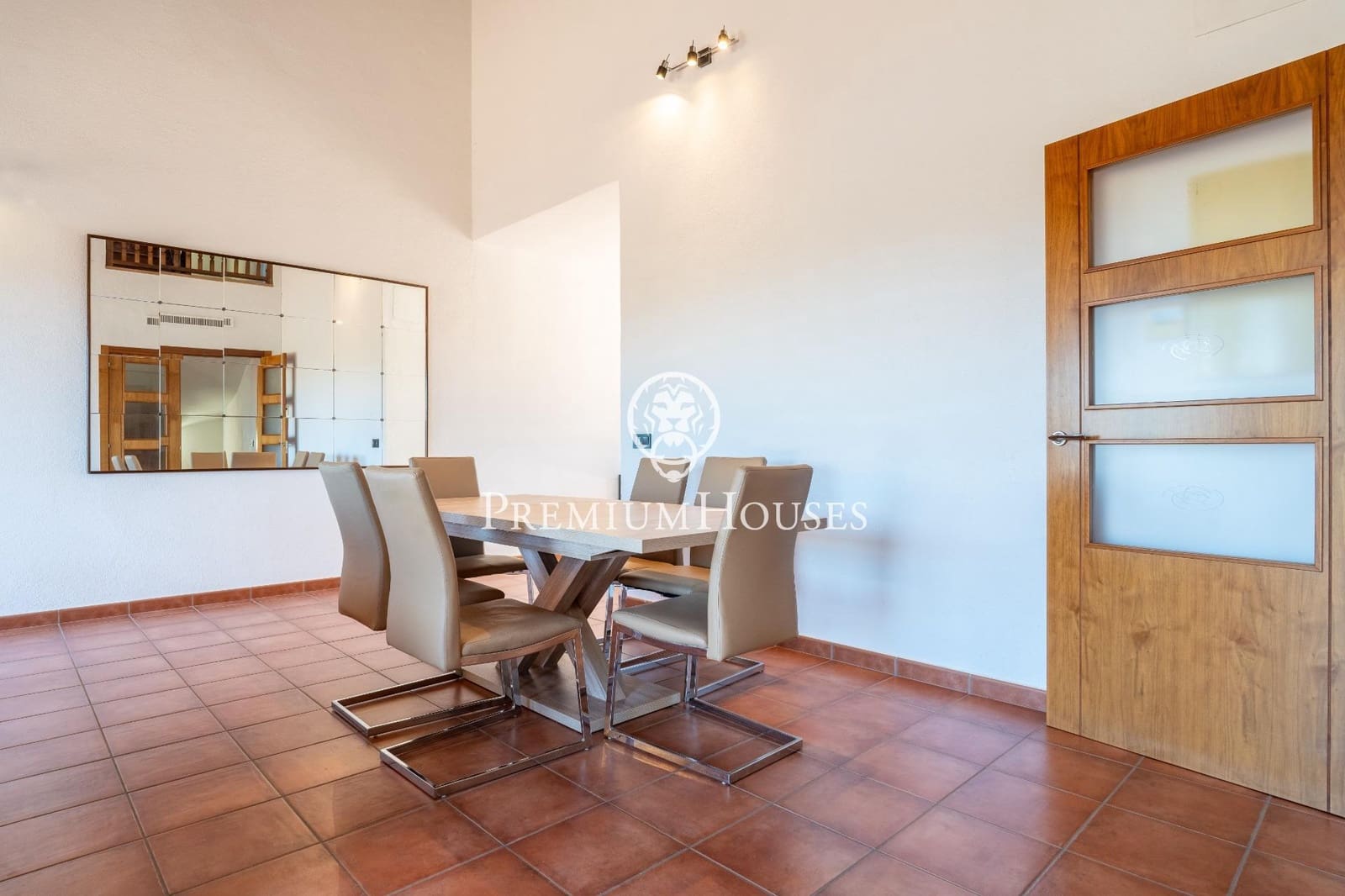 4 soveværelse Rækkehus til salg i Vilanova i la Geltru med swimmingpool garage - € 449.000 (Ref: 8529712)