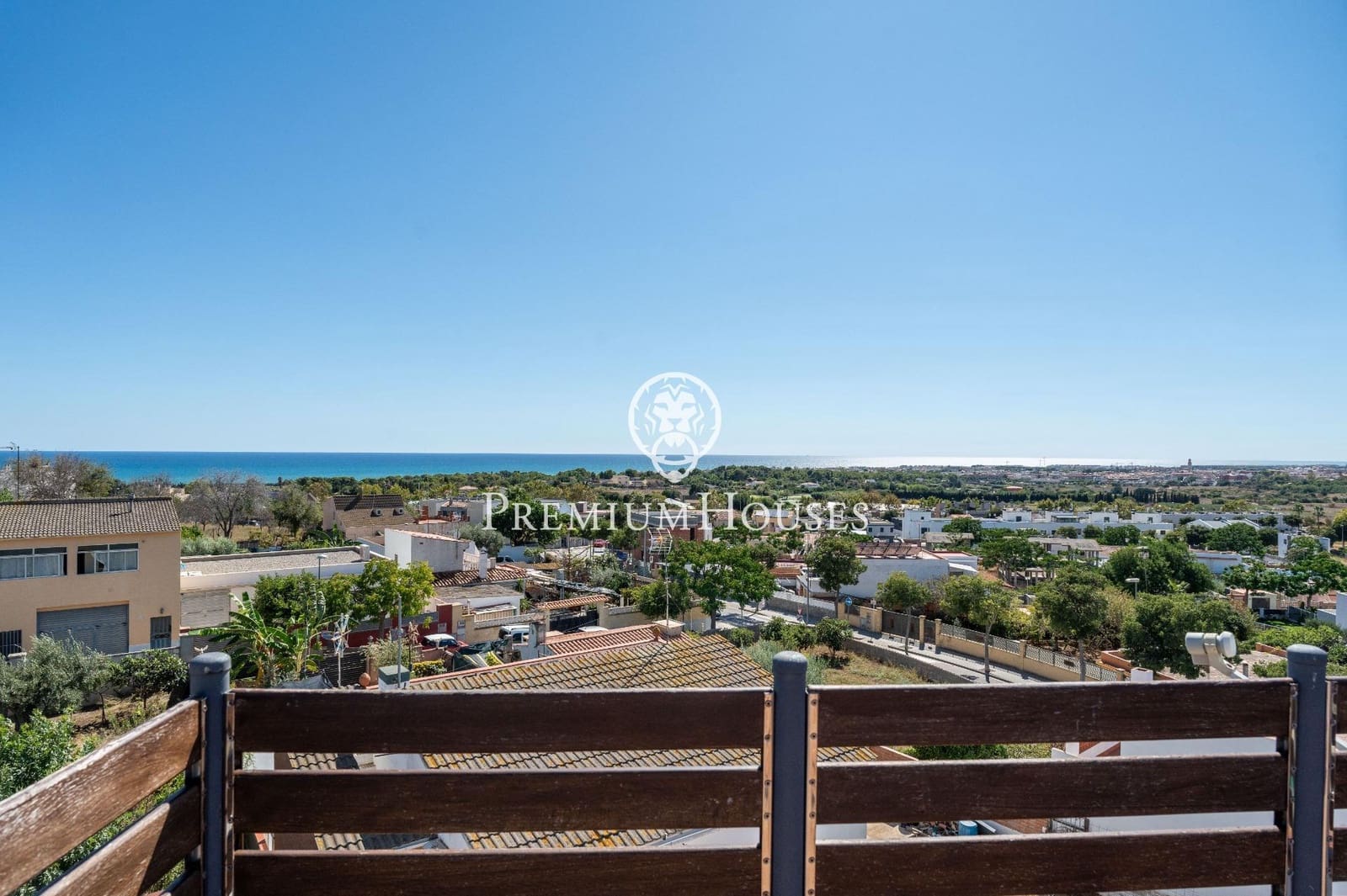 4 soveværelse Rækkehus til salg i Vilanova i la Geltru med swimmingpool garage - € 449.000 (Ref: 8529712)