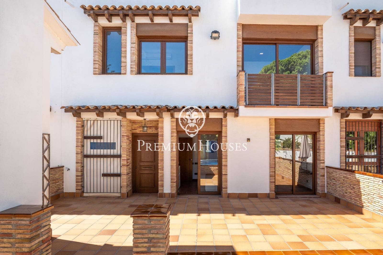 4 soveværelse Rækkehus til salg i Vilanova i la Geltru med swimmingpool garage - € 449.000 (Ref: 8529712)