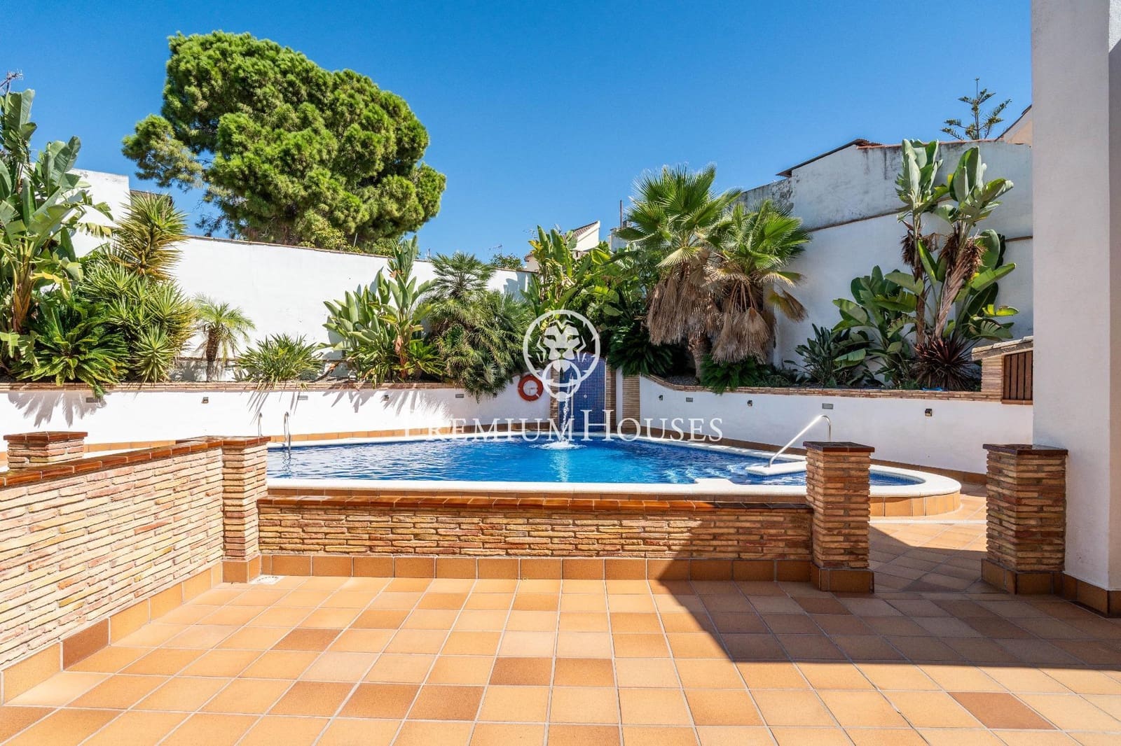 4 soveværelse Rækkehus til salg i Vilanova i la Geltru med swimmingpool garage - € 449.000 (Ref: 8529712)