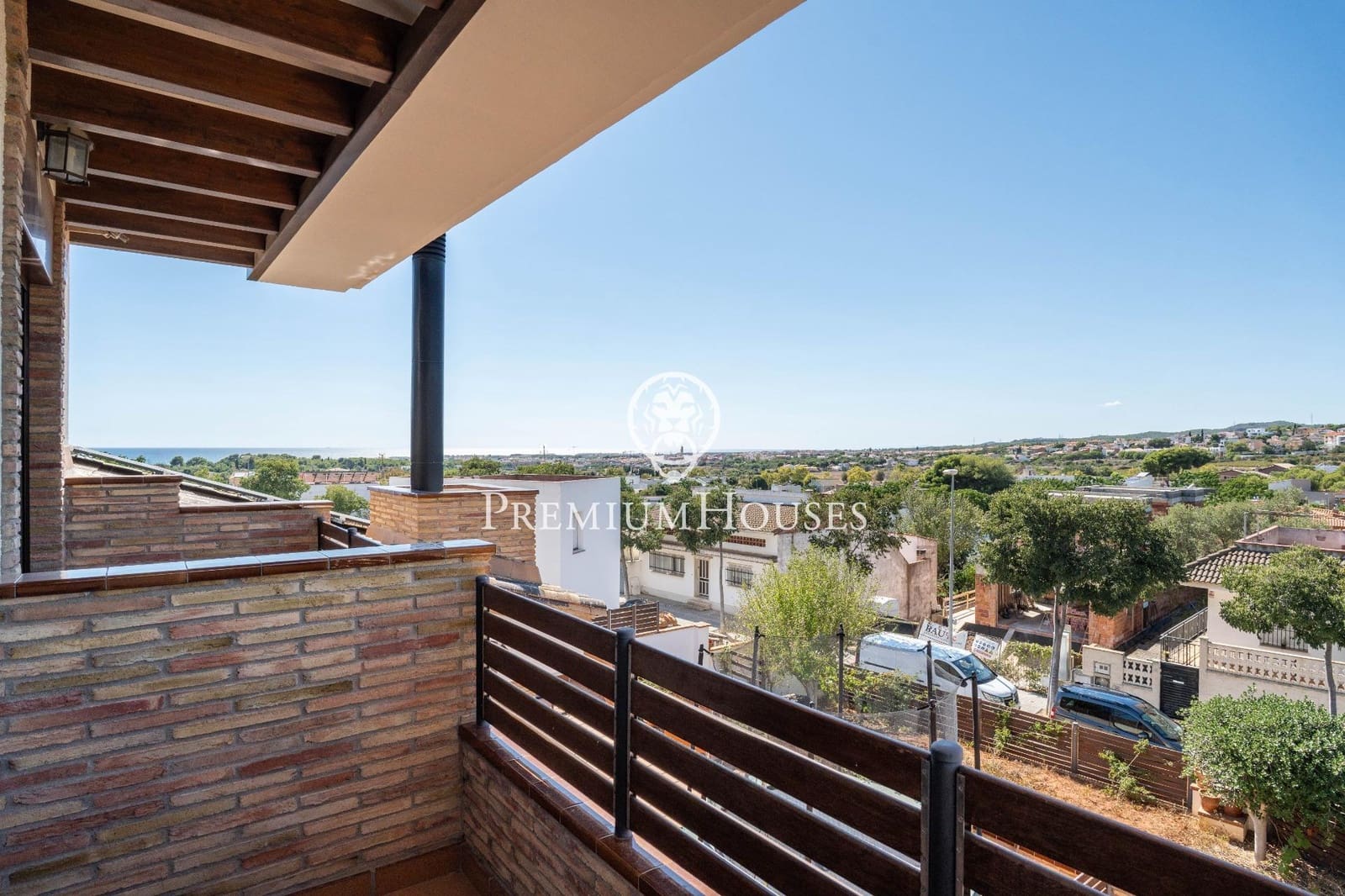 4 soveværelse Rækkehus til salg i Vilanova i la Geltru med swimmingpool garage - € 449.000 (Ref: 8529712)