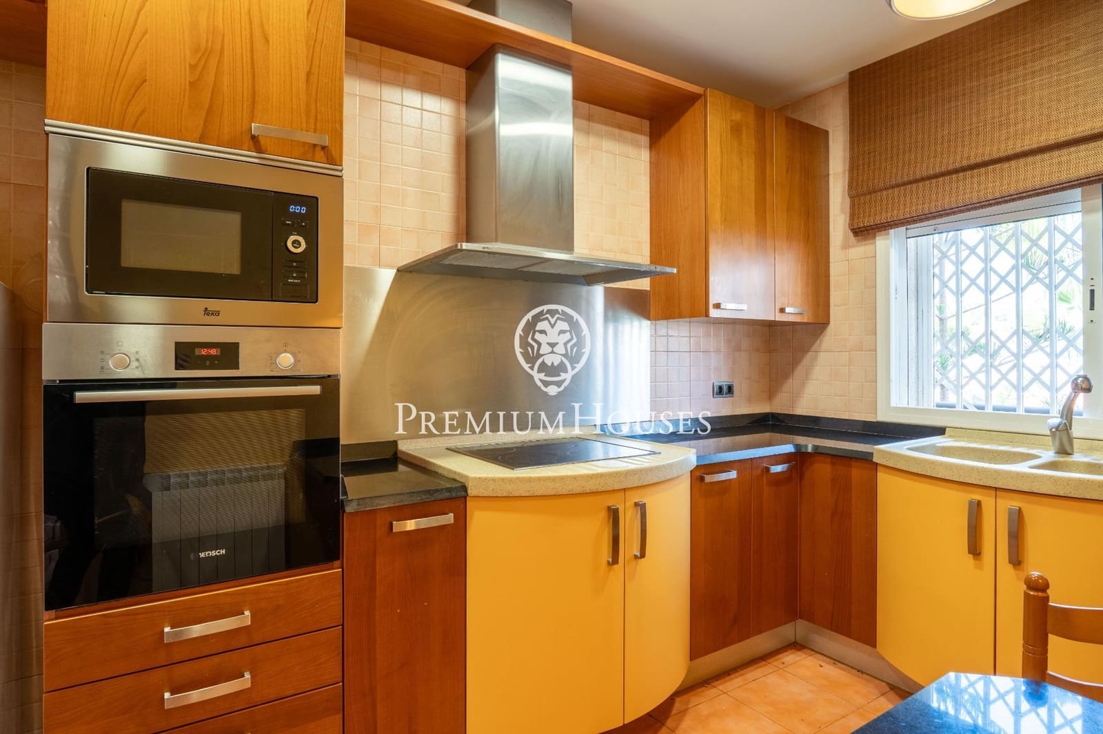 6 soveværelse Villa til salg i Sitges med swimmingpool garage - € 900.000 (Ref: 8549330)