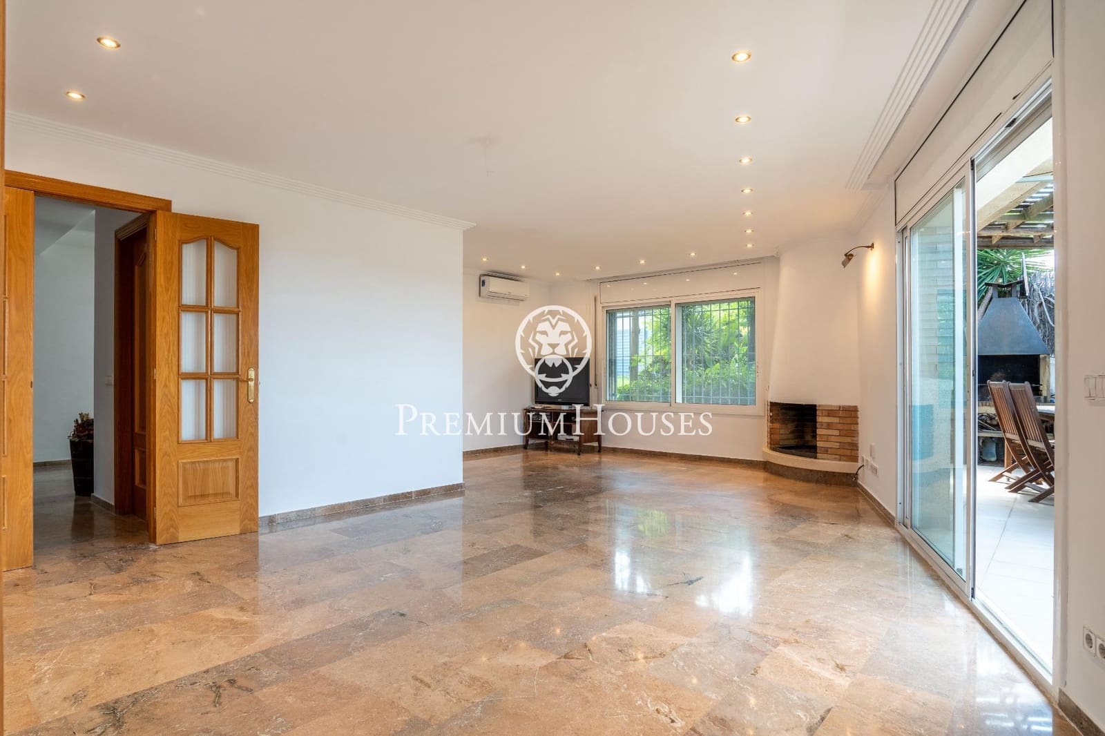 6 soveværelse Villa til salg i Sitges med swimmingpool garage - € 900.000 (Ref: 8549330)