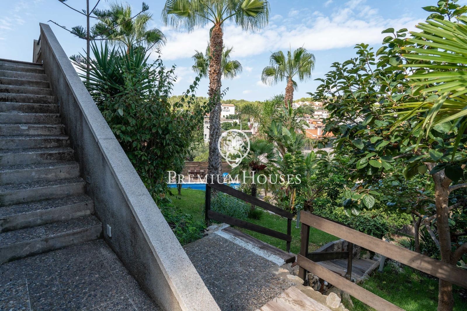 6 soveværelse Villa til salg i Sitges med swimmingpool garage - € 900.000 (Ref: 8549330)