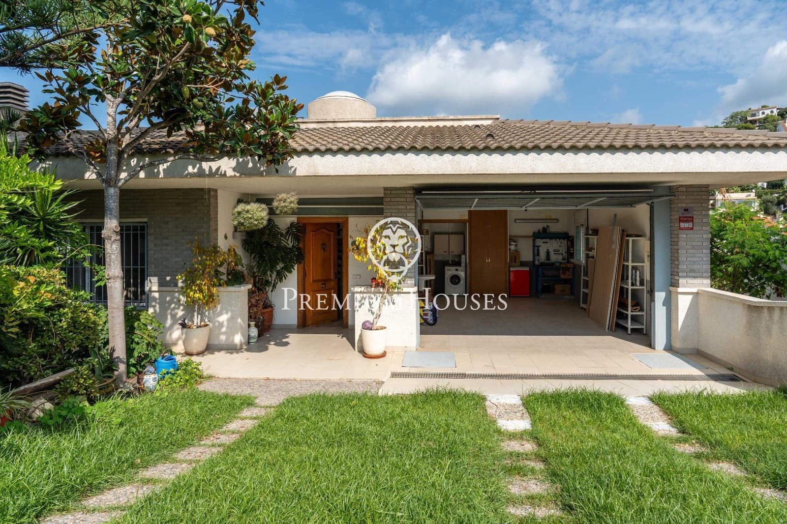 6 soveværelse Villa til salg i Sitges med swimmingpool garage - € 900.000 (Ref: 8549330)