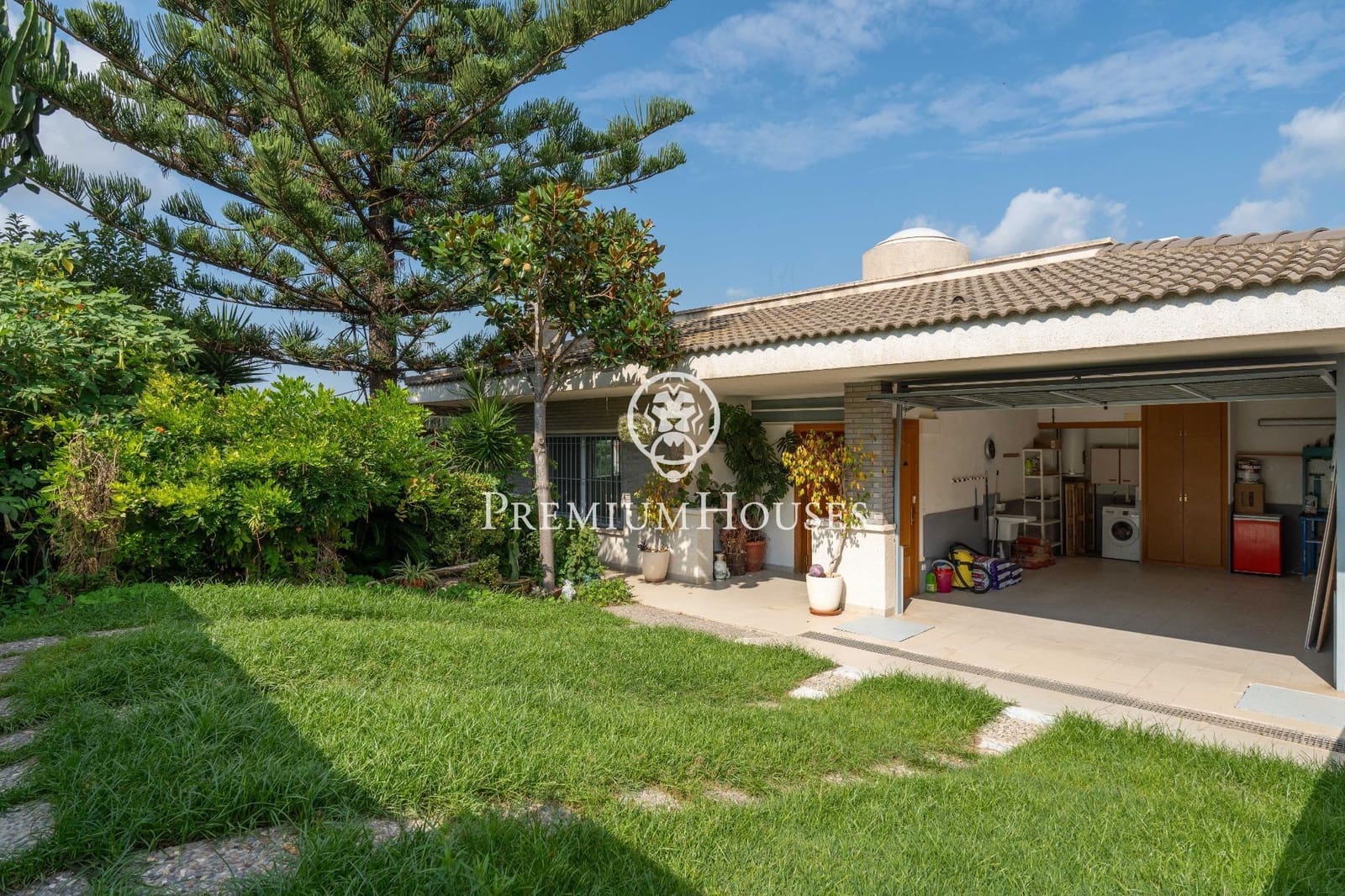 6 soveværelse Villa til salg i Sitges med swimmingpool garage - € 900.000 (Ref: 8549330)