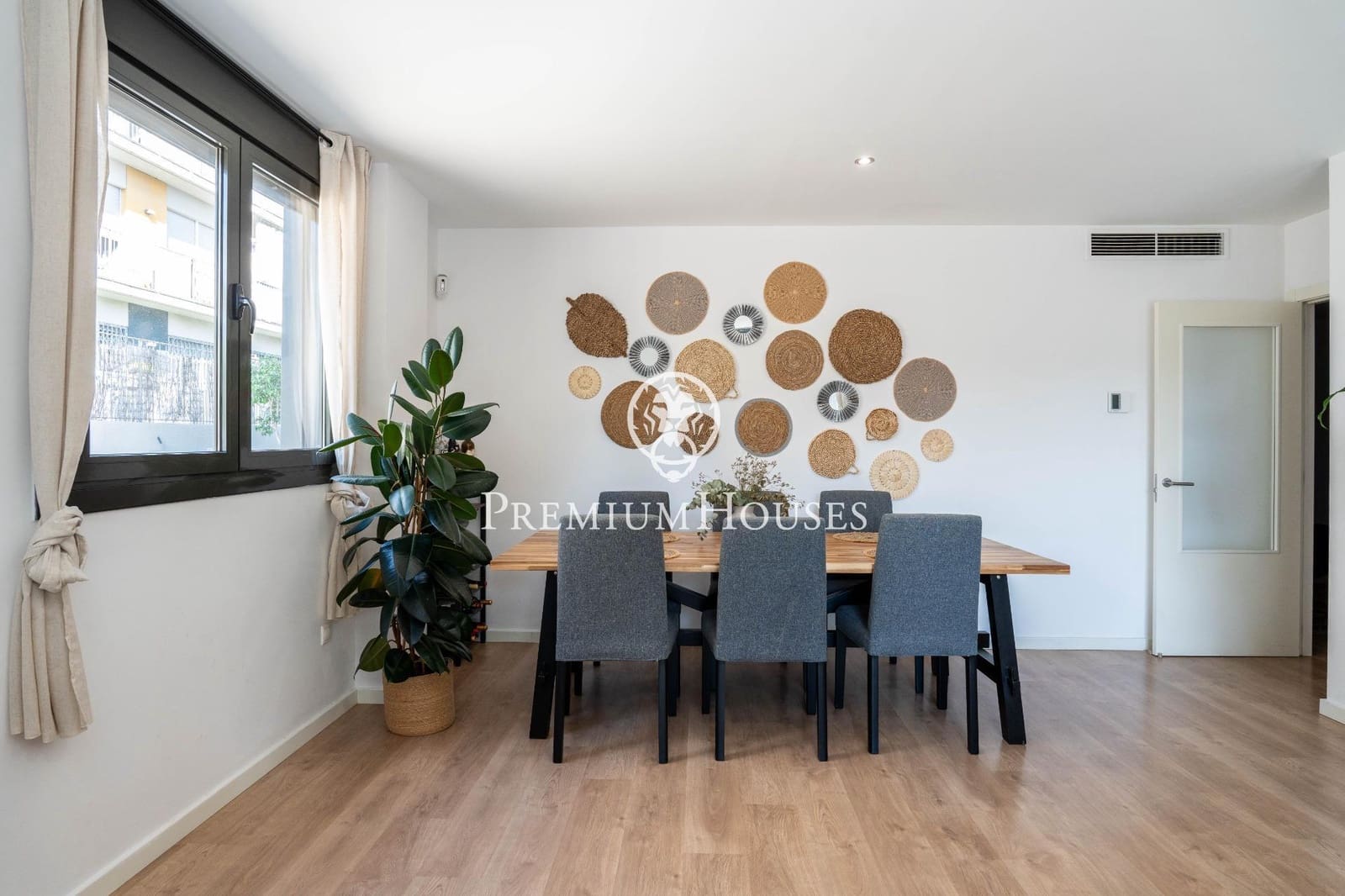 4 soveværelse Byhus til salg i Sitges med swimmingpool - € 760.000 (Ref: 8549331)