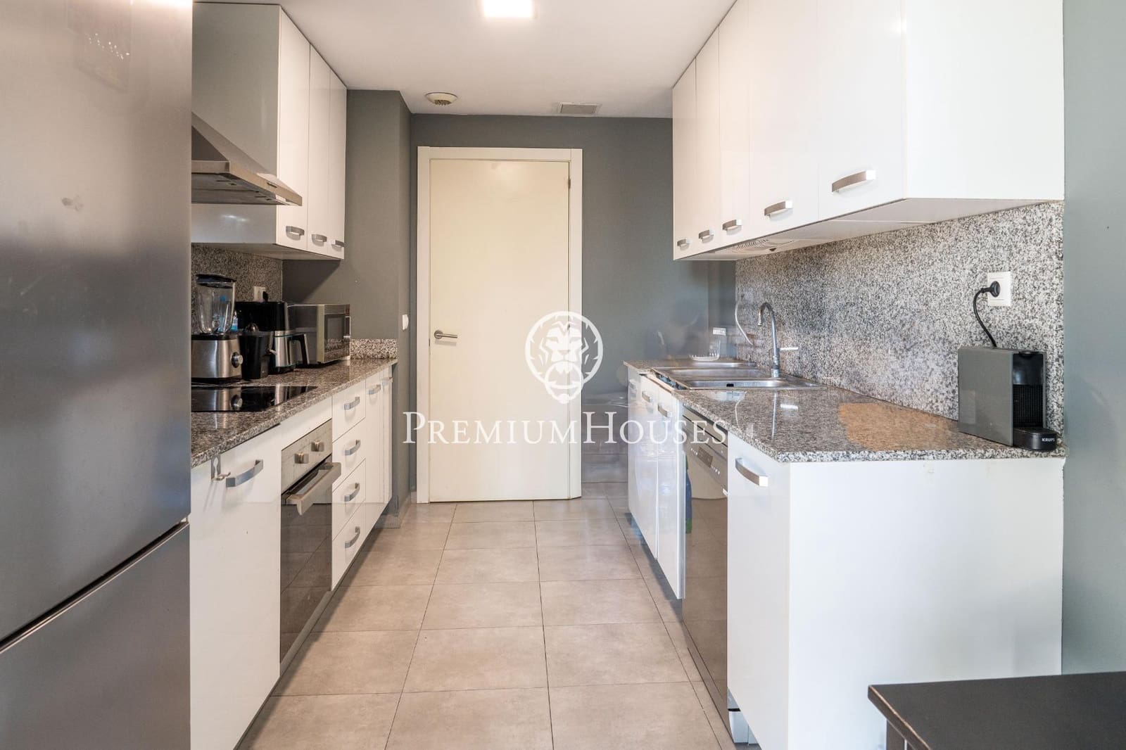 4 soveværelse Byhus til salg i Sitges med swimmingpool - € 760.000 (Ref: 8549331)