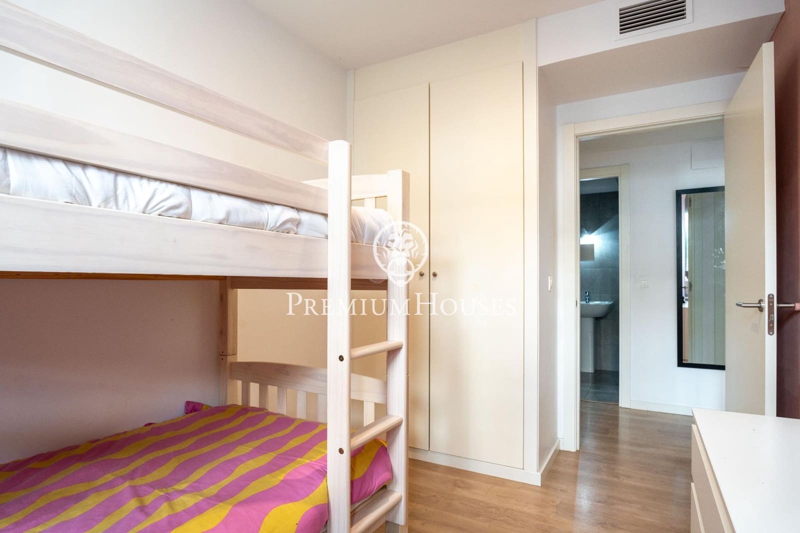 4 soveværelse Byhus til salg i Sitges med swimmingpool - € 760.000 (Ref: 8549331)