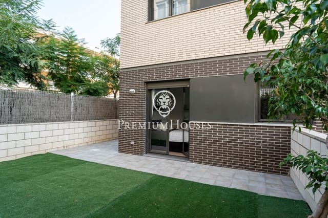 4 bedroom Townhouse for sale in Sitges with pool - € 760,000 (Ref: 8549331)