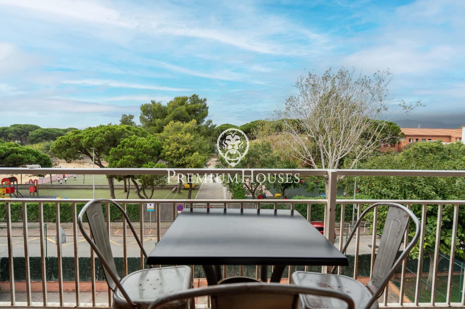 3 soveværelse Penthouse til salg i Gava med swimmingpool - € 495.000 (Ref: 8597260)