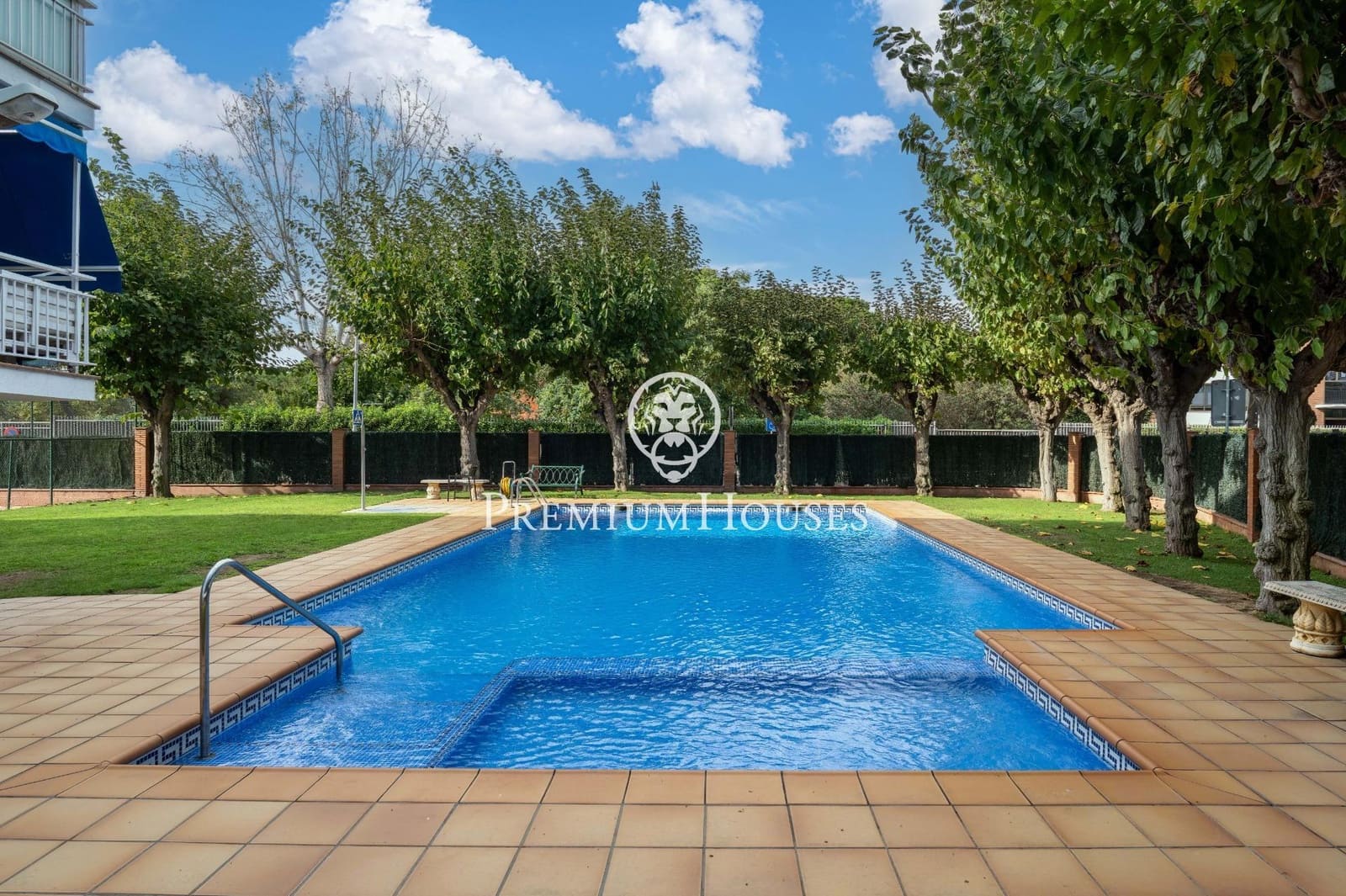 3 soveværelse Penthouse til salg i Gava med swimmingpool - € 495.000 (Ref: 8597260)